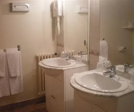 De L'europe アンジェ